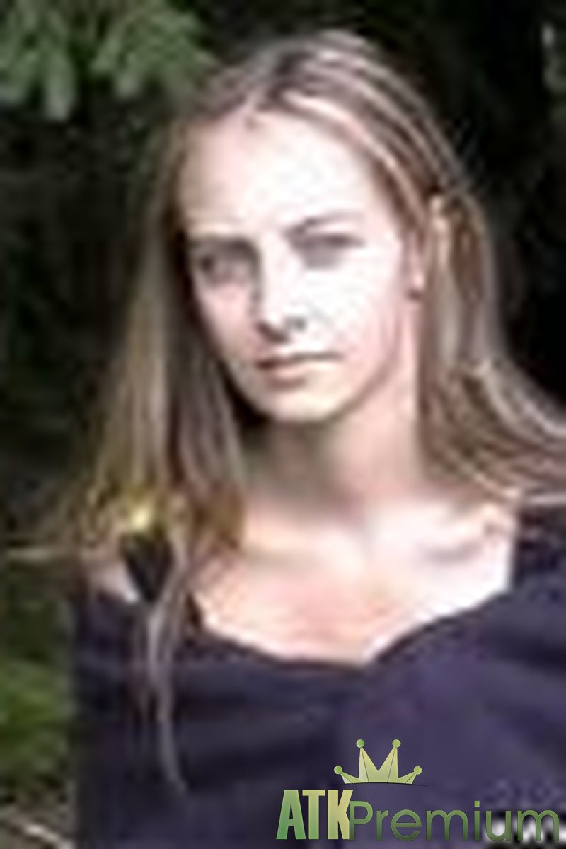 Isabela - Interview - Screenshot 1 of 4 - Isabela Isa002