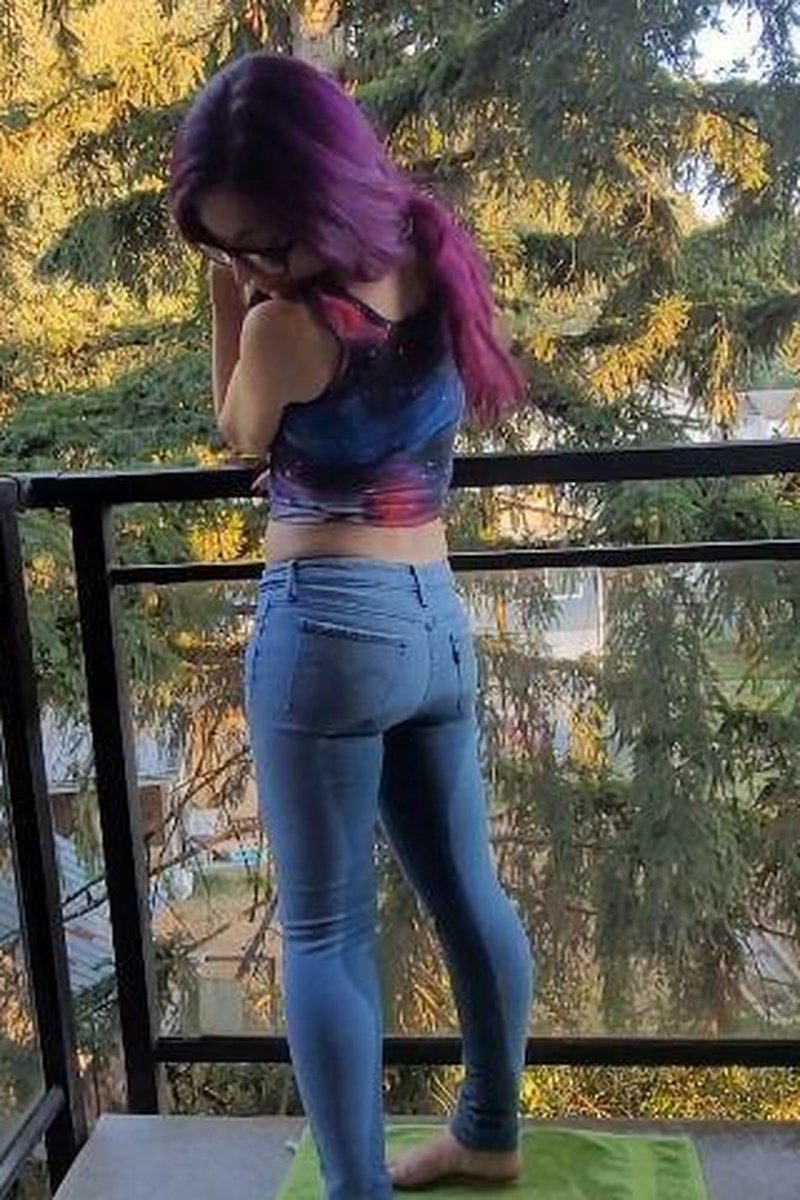 Pants Wetting Compilation - Screenshot 1 of 4 - Golden Shower