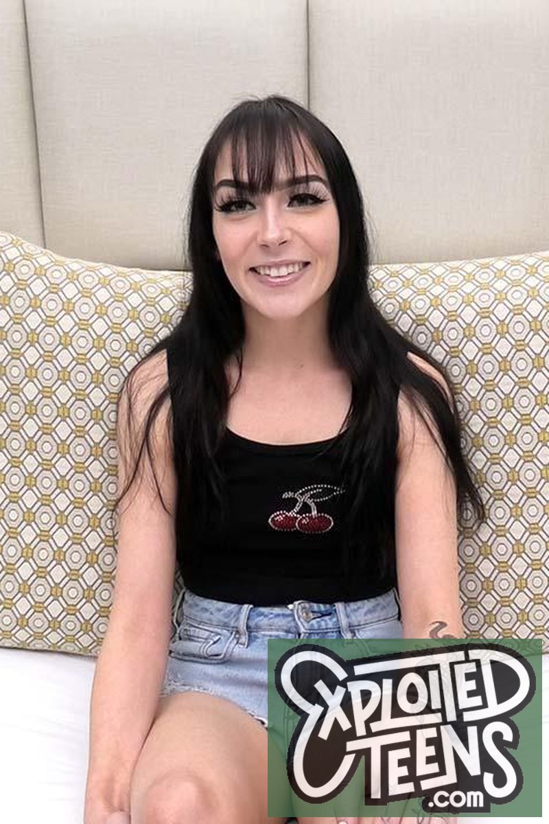 Lilli - Screenshot 1 of 4 - Emma Jade