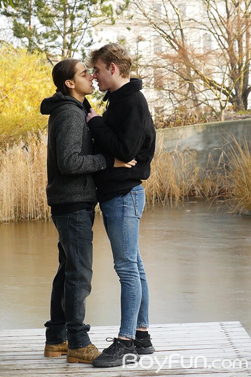 Pondside Pickup - Screenshot 1 of 4 - Gay