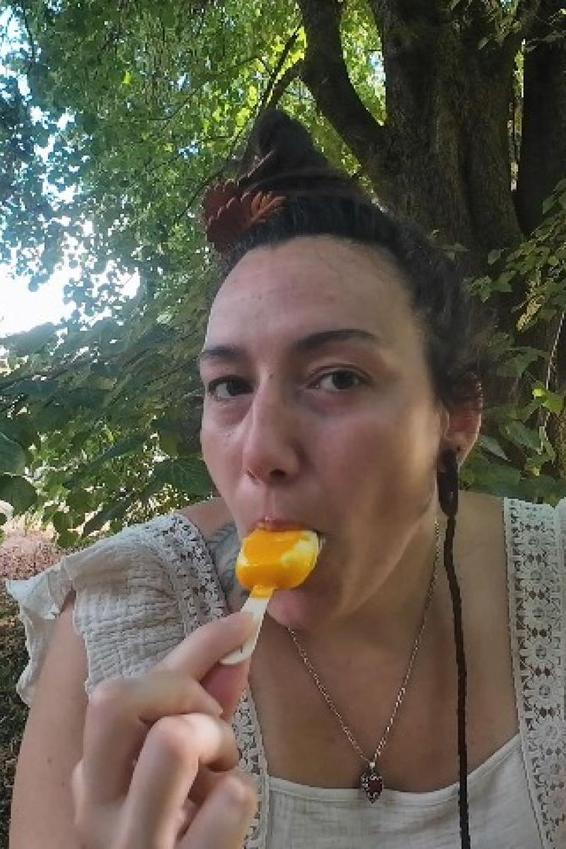 Eating Ice - Screenshot 1 of 4 - BBW