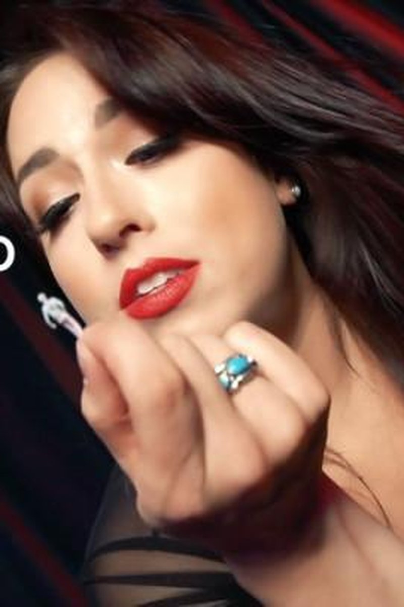 Tiny Slave Husband - Screenshot 1 of 4 - Curvy