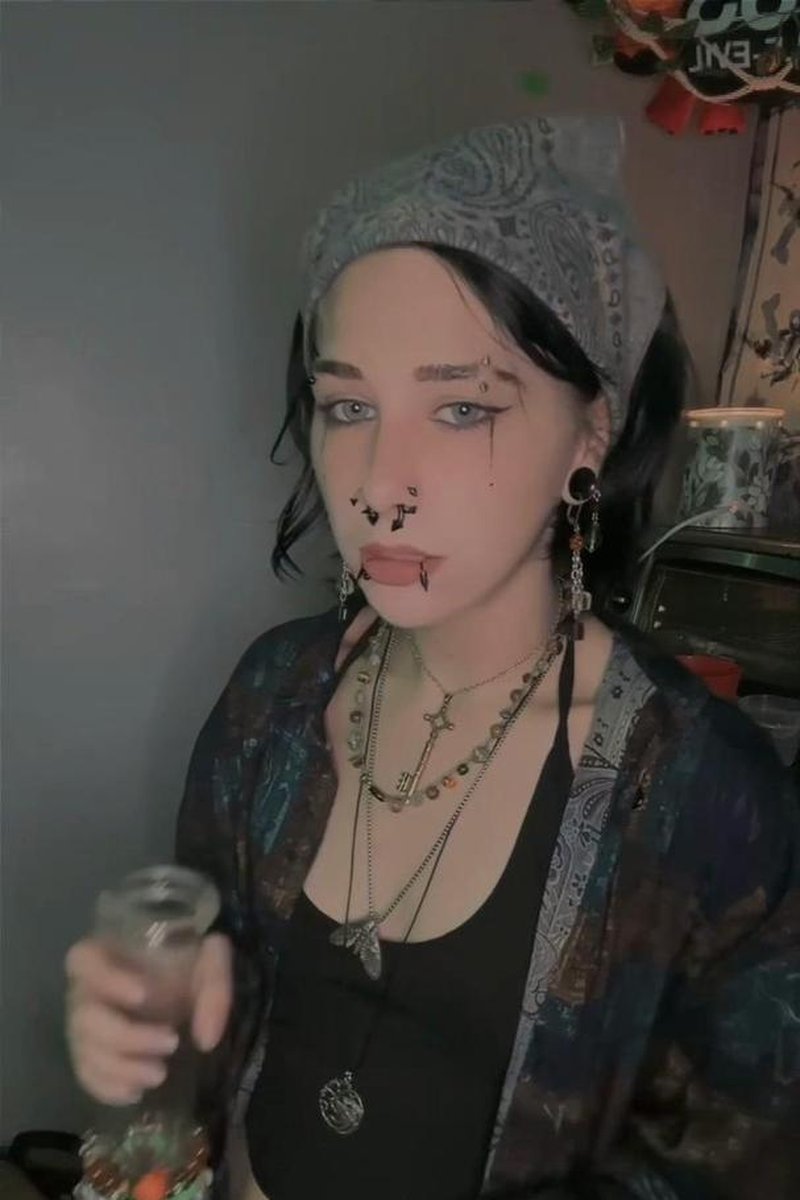Smoking Compilation - Screenshot 1 of 4 - Gooningencouragement