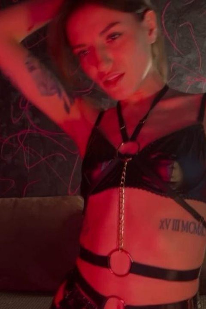 Dancing Stream - Screenshot 1 of 4 - Dancer