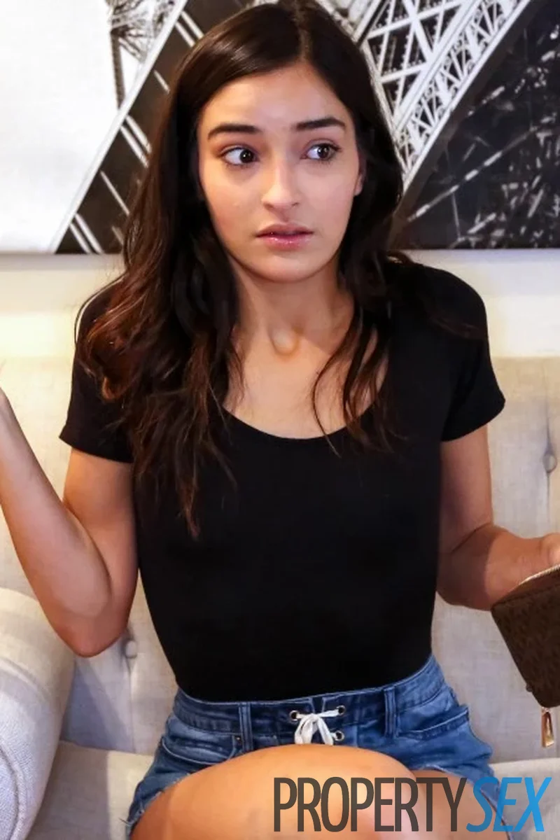 In a Transition - Screenshot 1 of 4 - Blowjob
