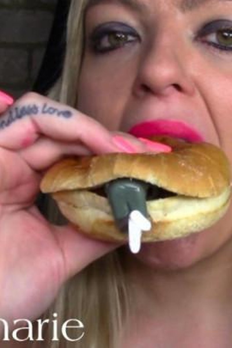 Giantess Devours You - Screenshot 1 of 4 - Fetish
