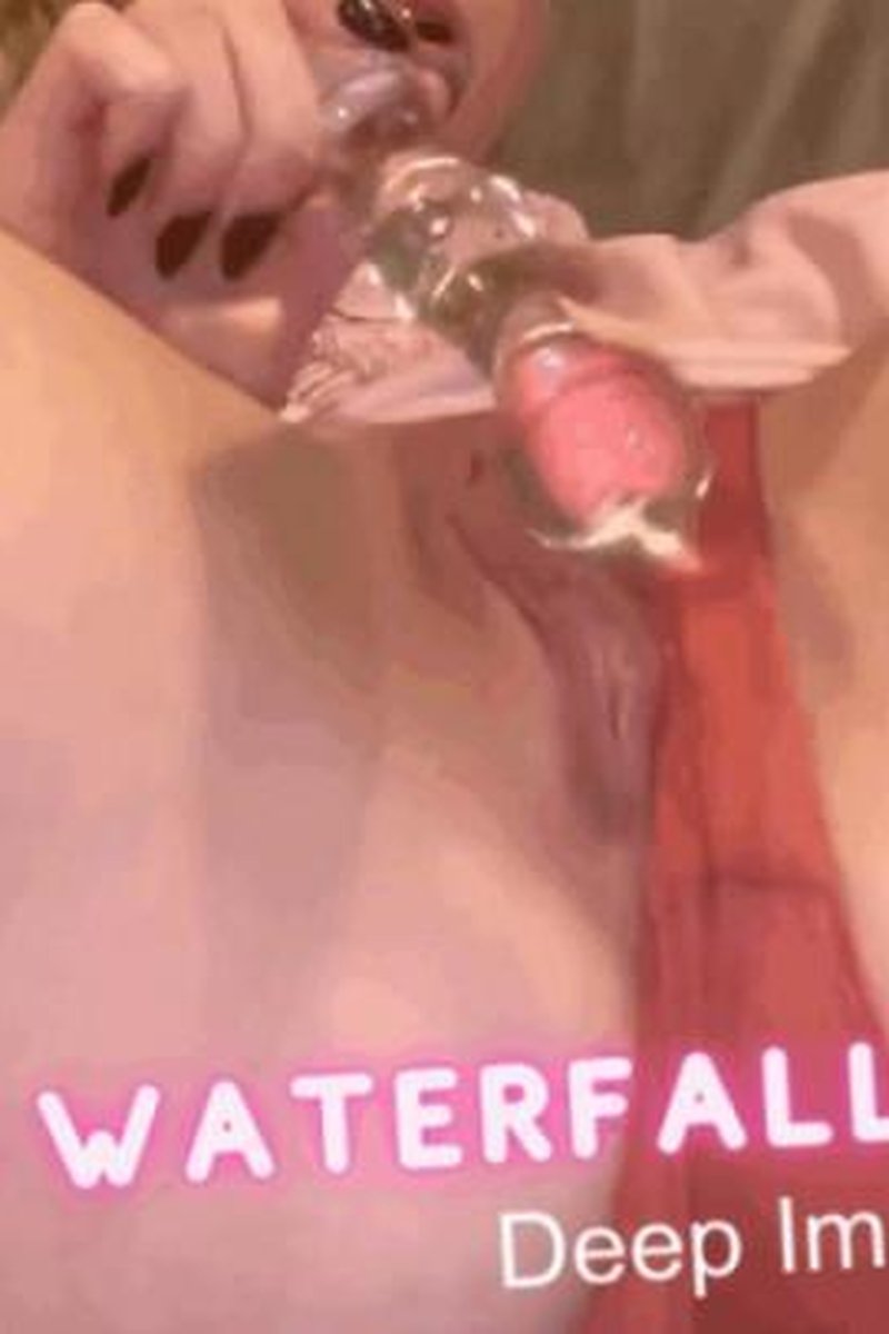 Step-Mommys Waterfall - Screenshot 1 of 4 - Oral Fetish