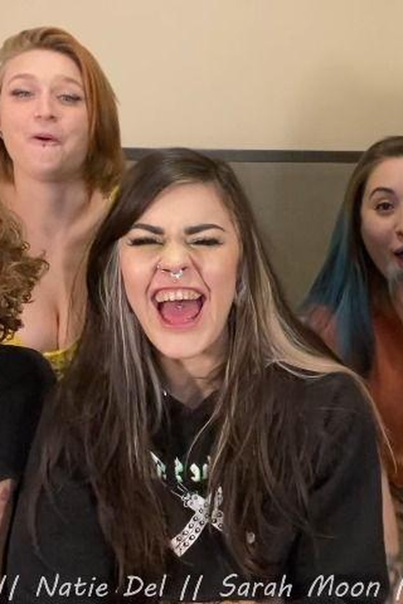 Group SPH - Screenshot 1 of 4 - Humiliation