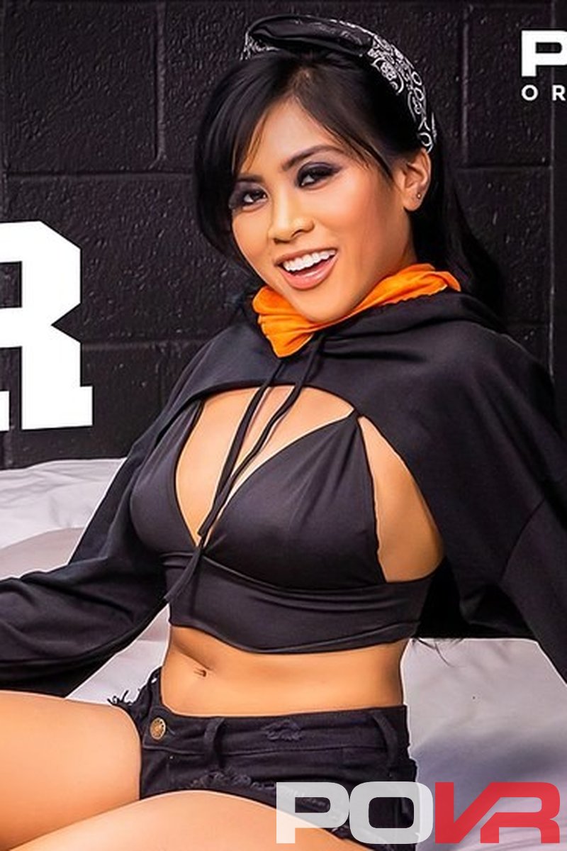 Caged Ember - Screenshot 1 of 4 - Asian