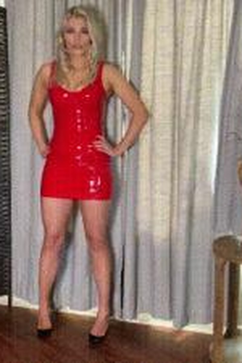 24/7 Slave - Screenshot 1 of 4 - Ass Worship