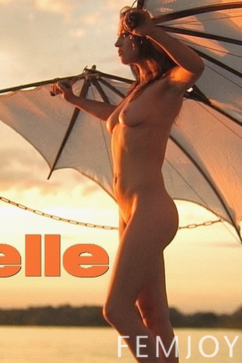 Icarus - Screenshot 1 of 4 - Lesbian