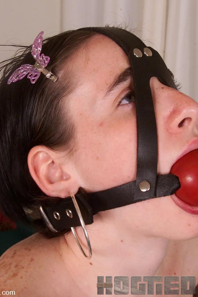 Dani - Screenshot 1 of 4 - BDSM