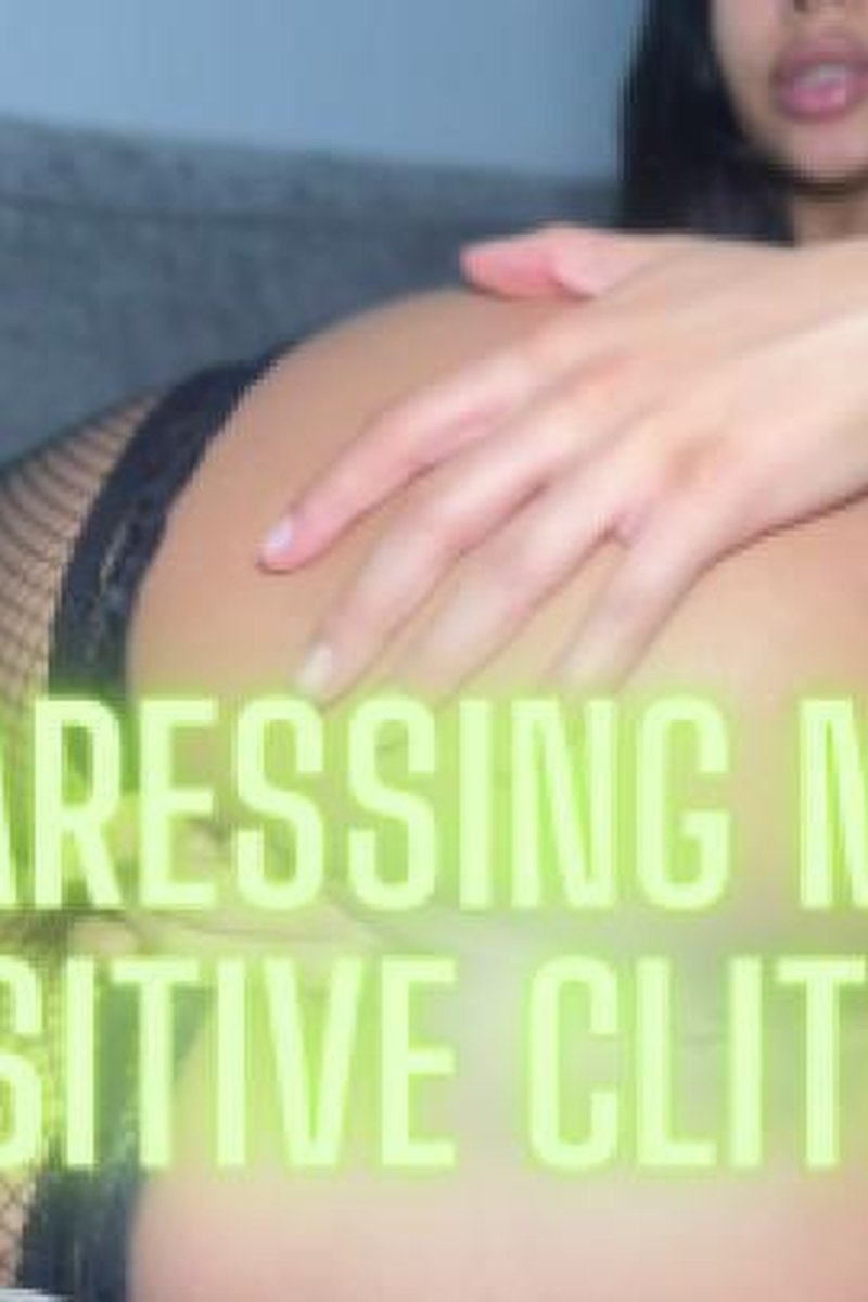 Caressing My Sensitive Clitoris - Screenshot 1 of 4 - Babes