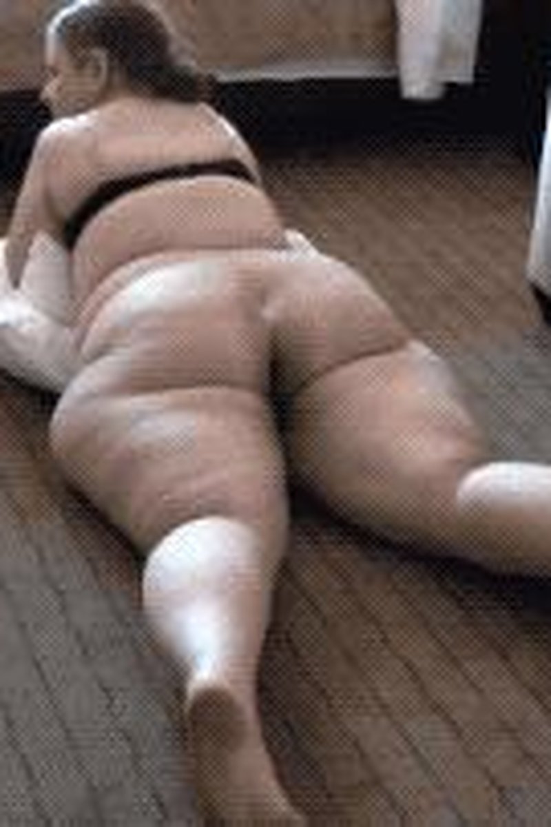 Servicing Her Anus - Screenshot 1 of 4 - Asshole Licking Slave
