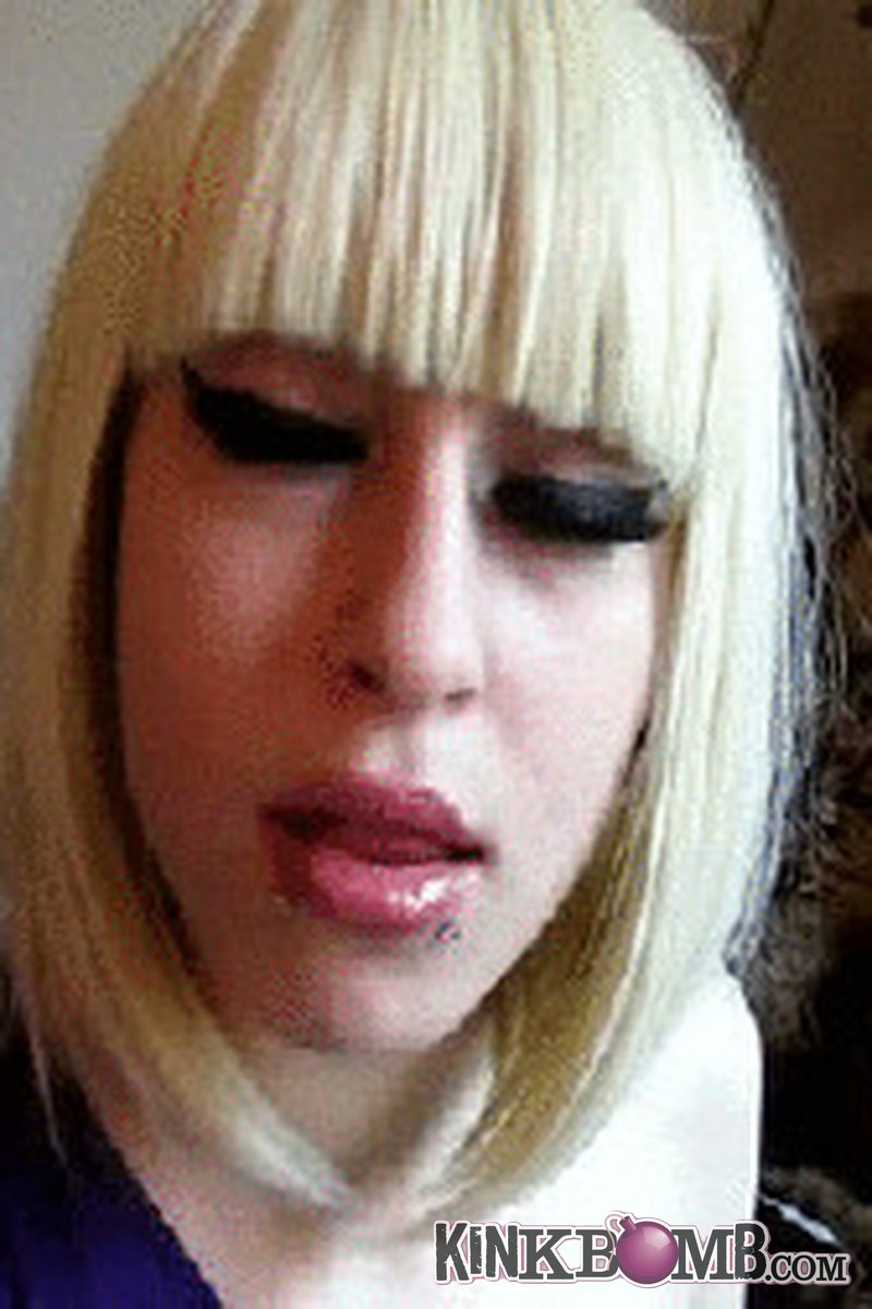 Mygoddesslacey: Sexy Boot Worship Ipod - Screenshot 1 of 4 - Foot Torment