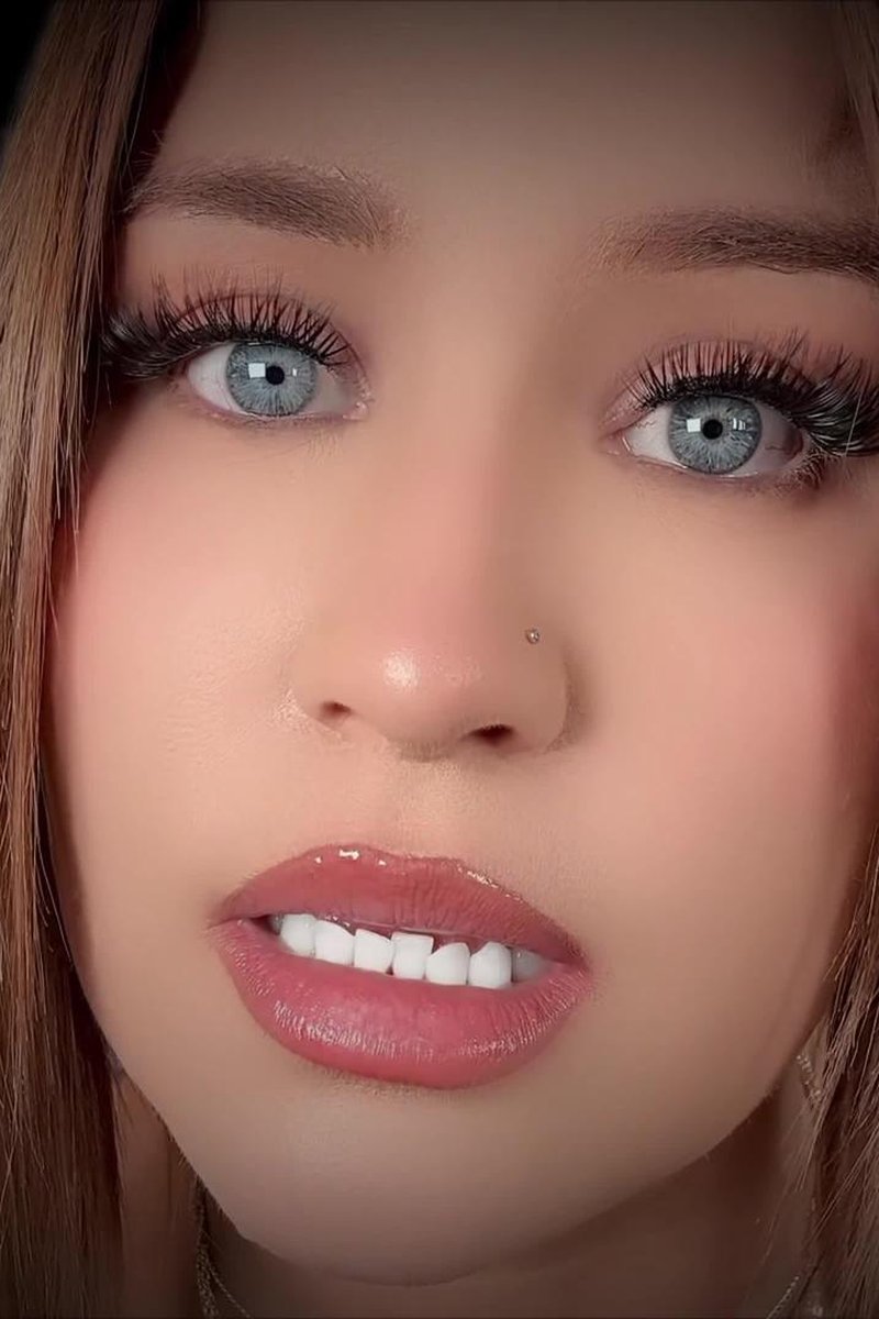 Captivated By Me - Screenshot 1 of 4 - Bare Face