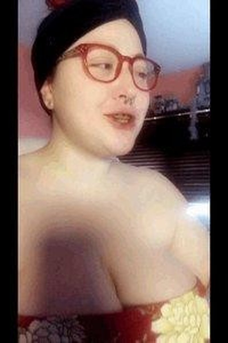 Fat Feedee Stuffs for Feeder with Big Belly Jiggles (Mp4 Sd) - Screenshot 1 of 4 - BBW