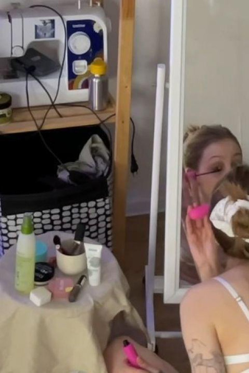 Do My Makeup - Screenshot 1 of 4 - Babes