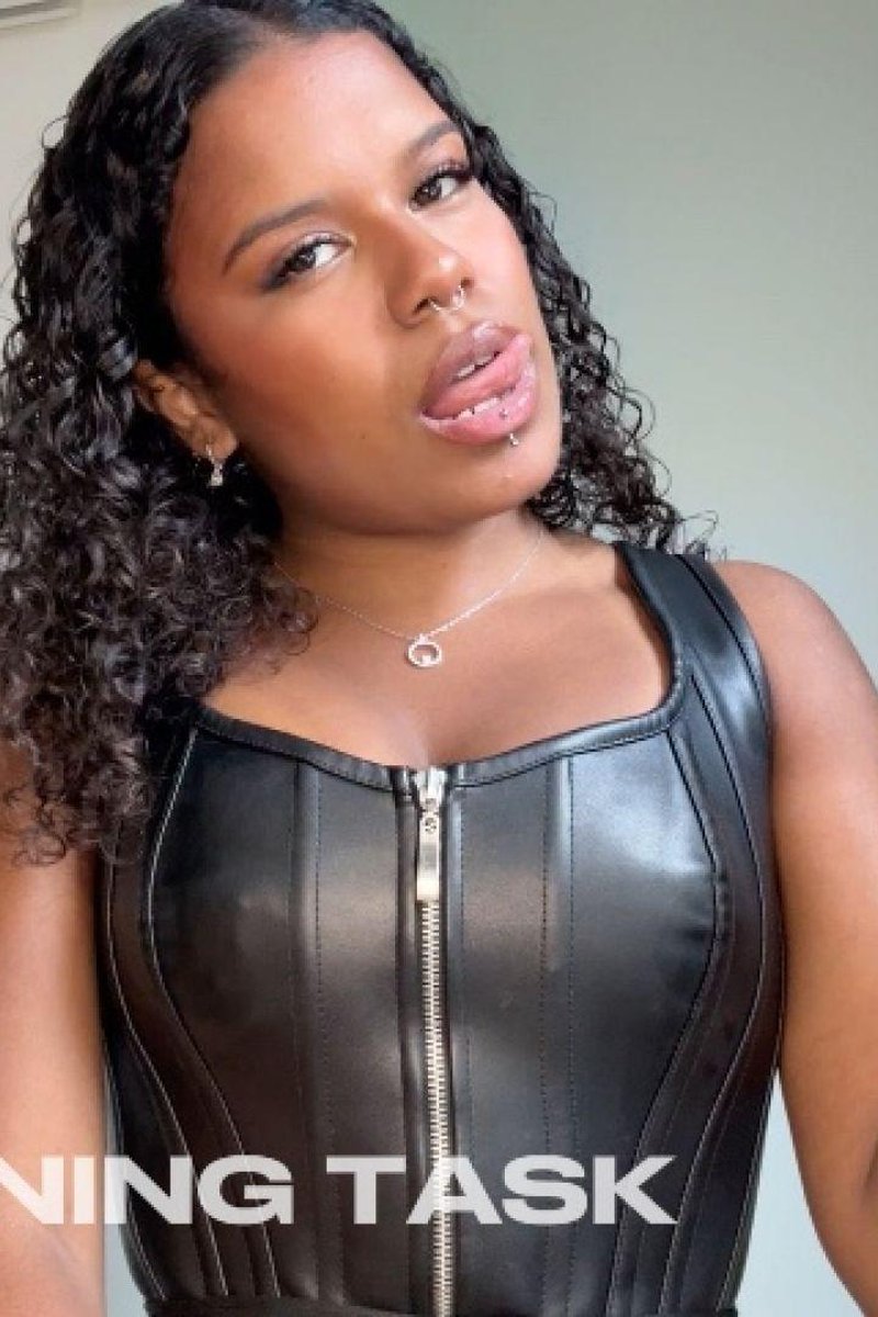 Anal Training Task - Screenshot 1 of 4 - Anal Training