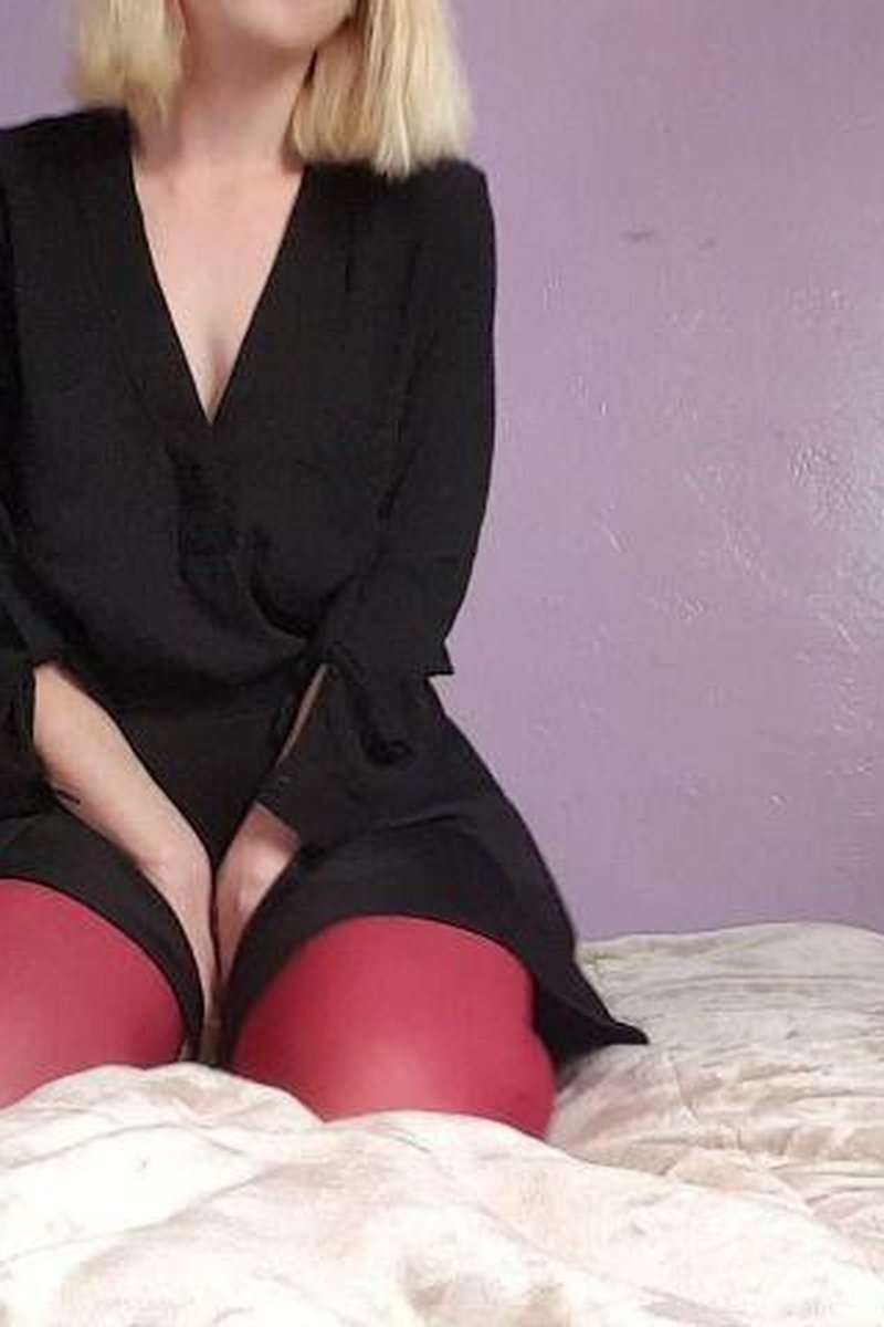 Sensual Tease - Screenshot 1 of 4 - Fair Skin