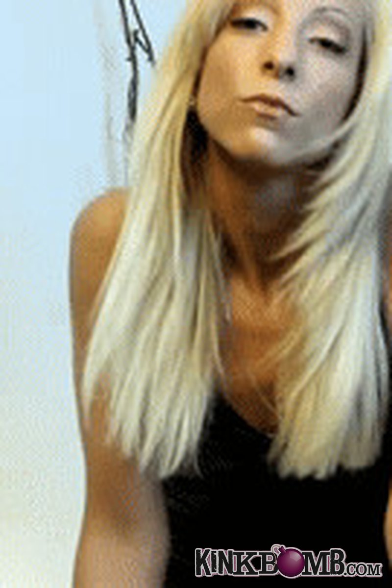 Sasha Conceited: Mob Bosss Mistress Takes Over - Screenshot 1 of 4 - Authority Figures