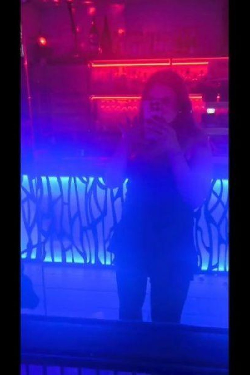 Dancing Babe Public Disco - Screenshot 1 of 4 - Dancer
