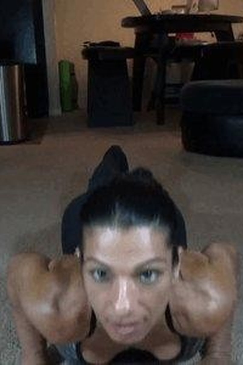 Pecs & Pushups - Mp4 - Screenshot 1 of 4 - Bodybuilding Fetish