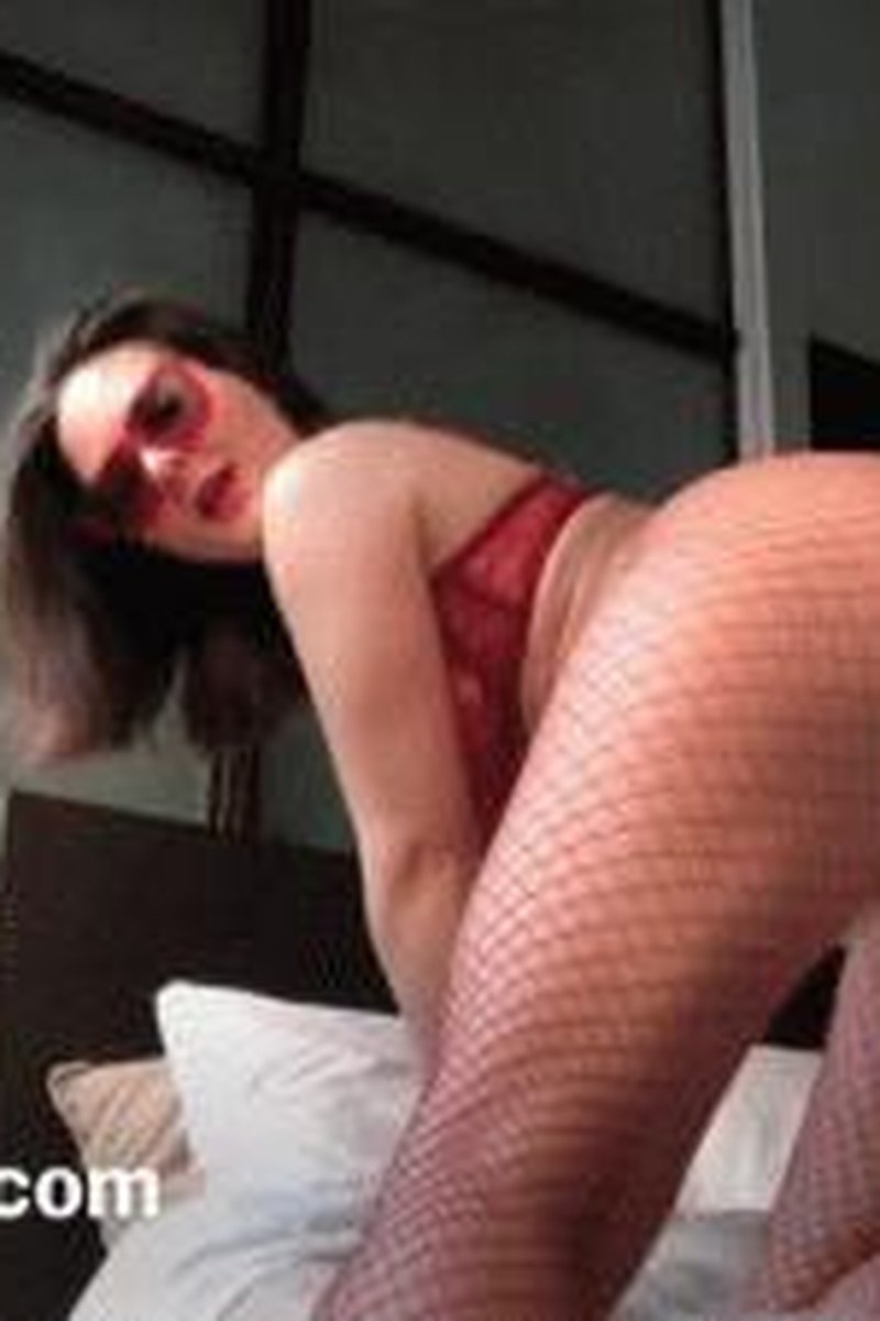 Red Fishnets Edging - Screenshot 1 of 4 - Captive