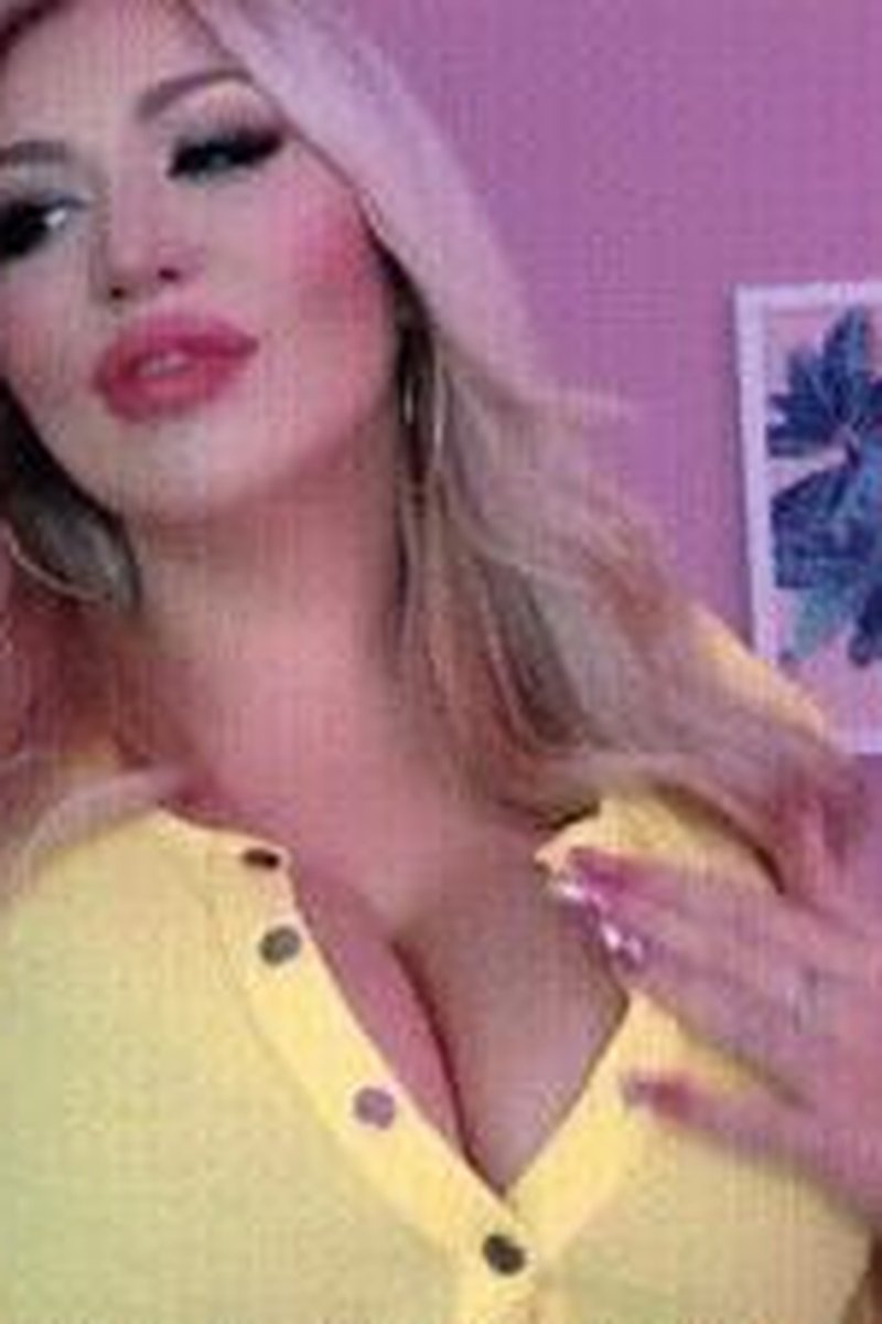 Mesmerizing Session - Screenshot 1 of 4 - Big Tits