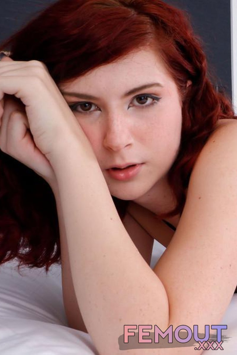 Ruby Wren Gives Us All - Screenshot 1 of 4 - Cumshot