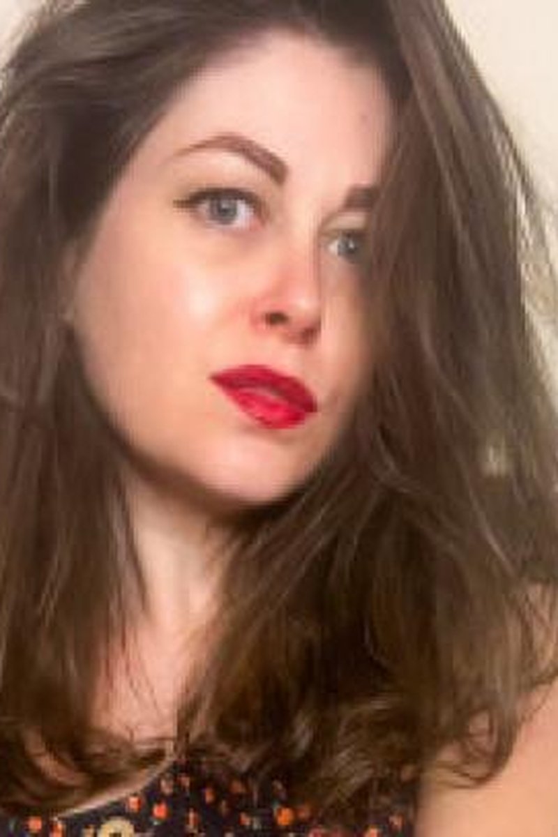 Roses 2 - Screenshot 1 of 4 - Brown Hair