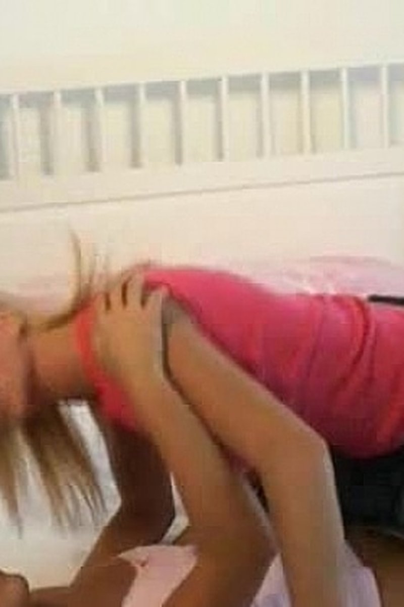 Emma & Maria - Screenshot 1 of 4 - Lesbian