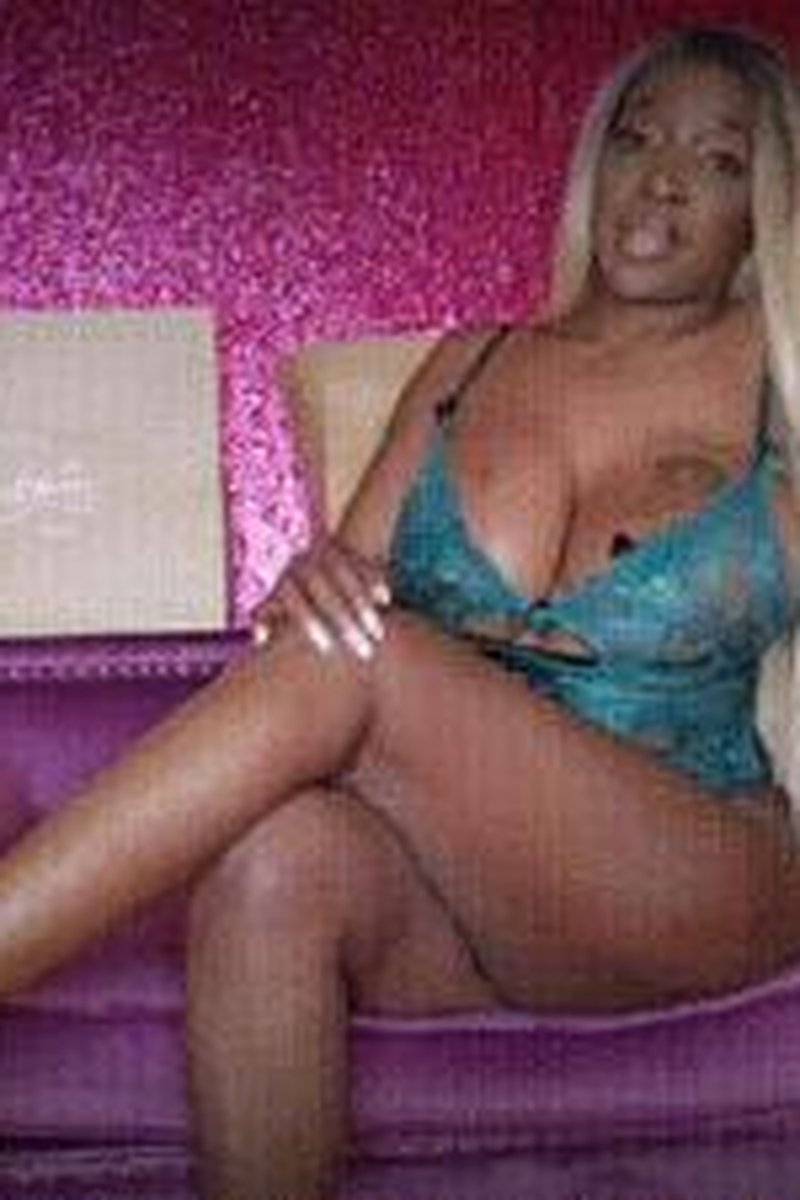 TP-iwantclipsebonygoddessdesiresclips-bhm-day-6-goon-to-an-expensive-ebony-goddess