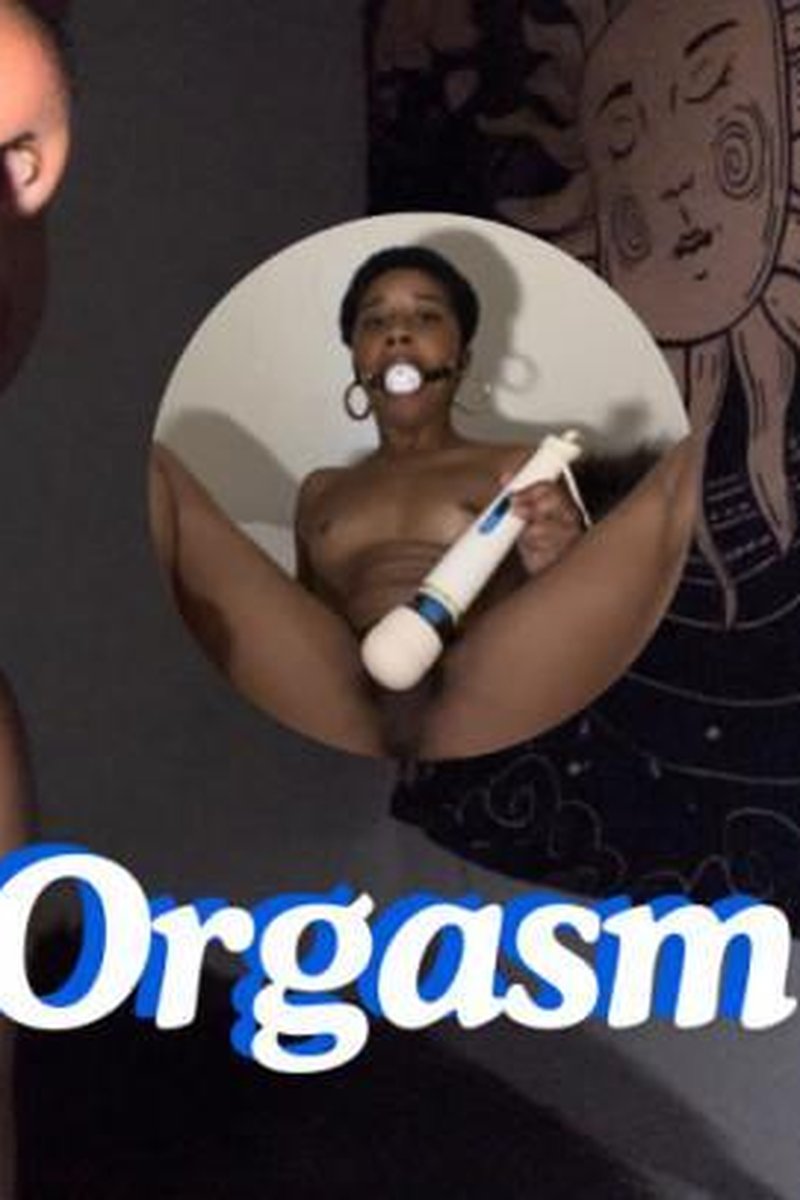 A Gagged Orgasm - Screenshot 1 of 4 - Black