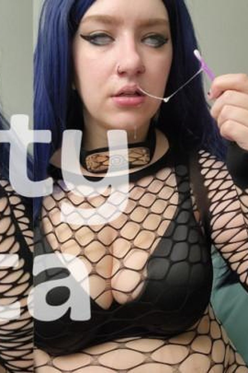 Snotty Hinata - Screenshot 1 of 4 - Cosplay