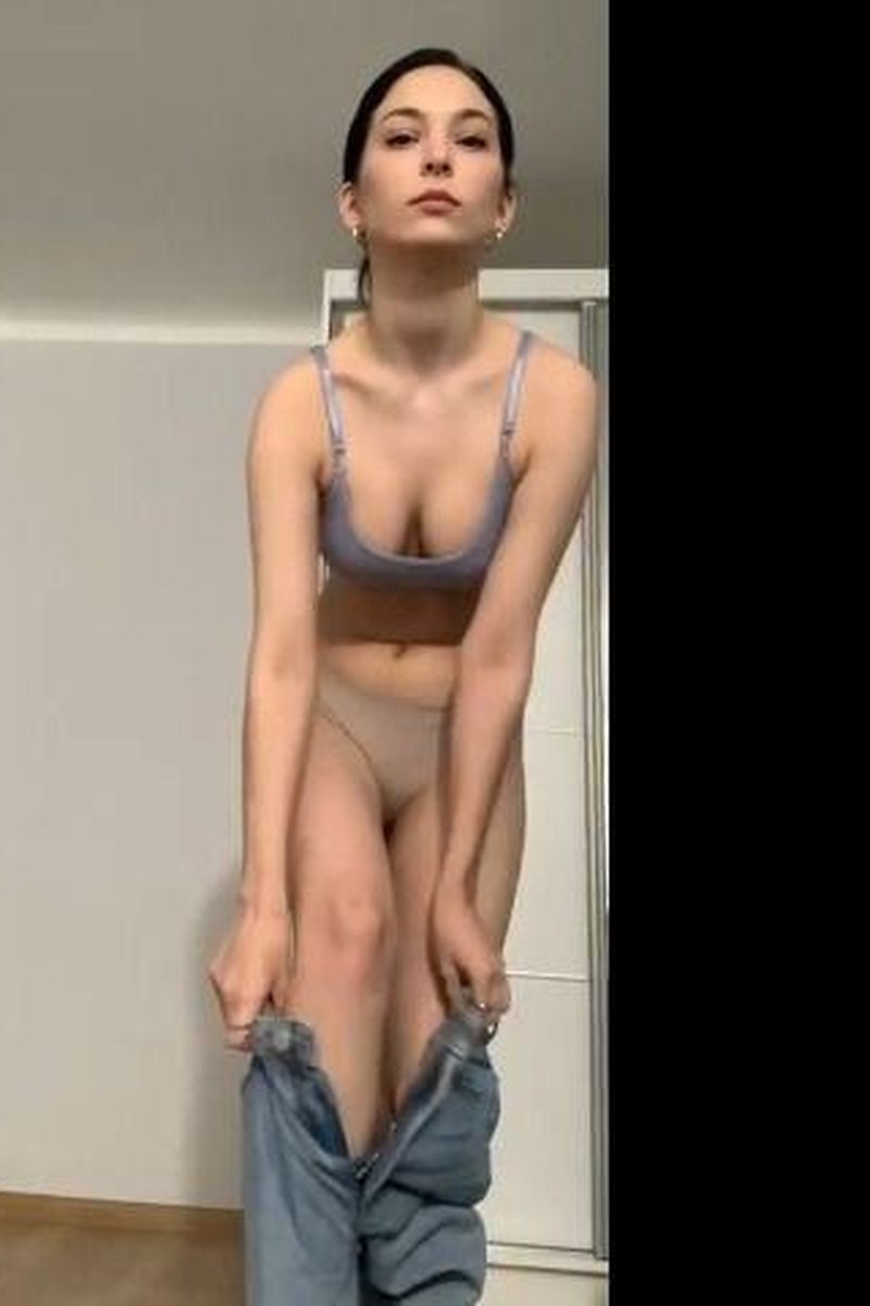 Which One Is Better - Screenshot 1 of 4 - Ass Worship