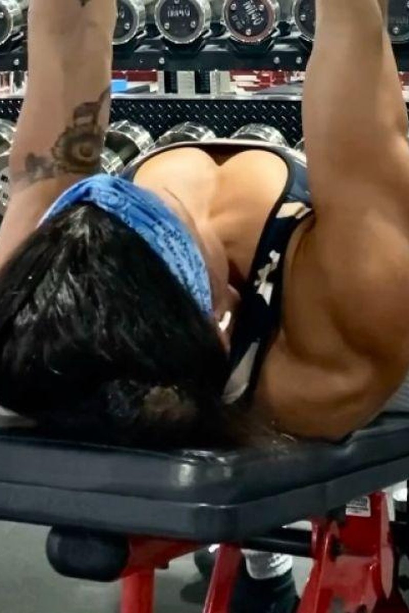 Chest Workout - Screenshot 1 of 4 - Bodybuilder