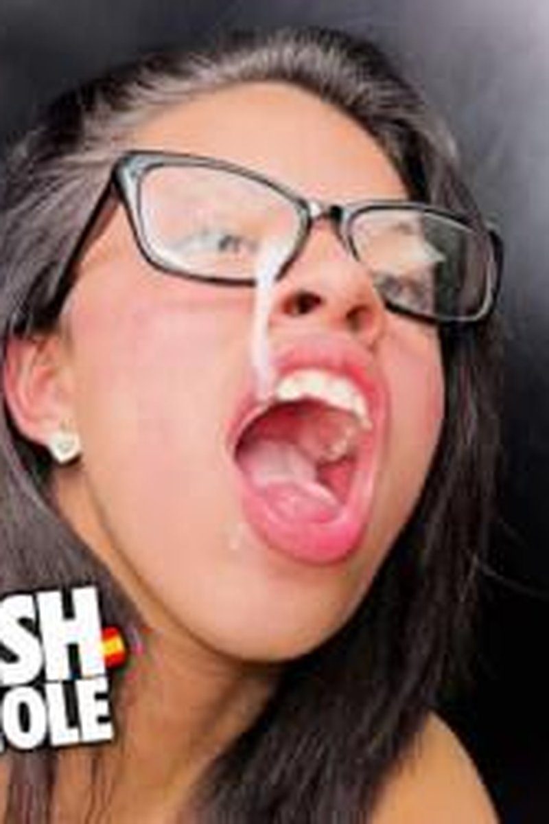Petite Latina Squirts Like Crazy Inside The Gloryhole - Screenshot 1 of 4 - Blowjob