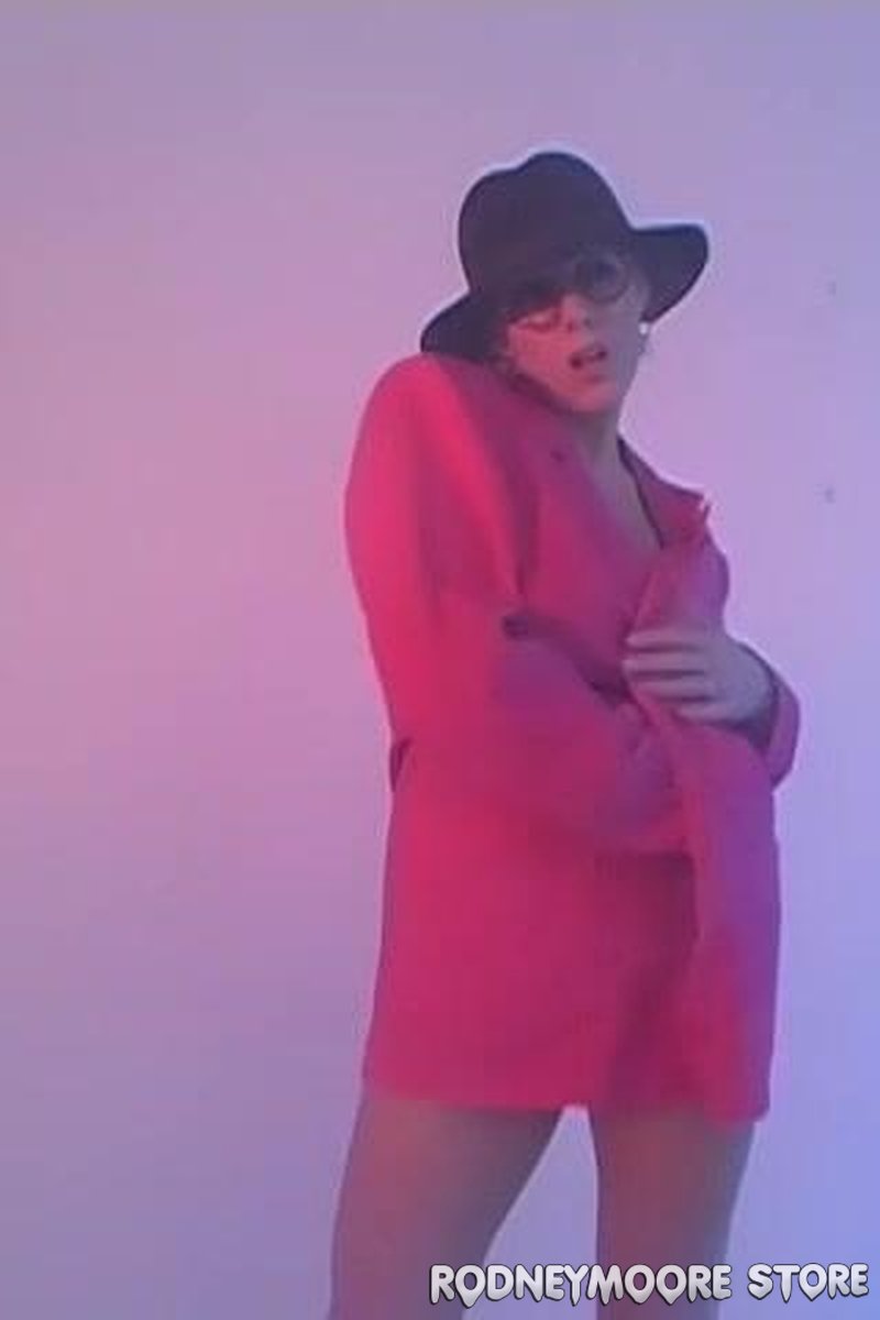 Smoking Cunts - Screenshot 1 of 4 - Justine Romee
