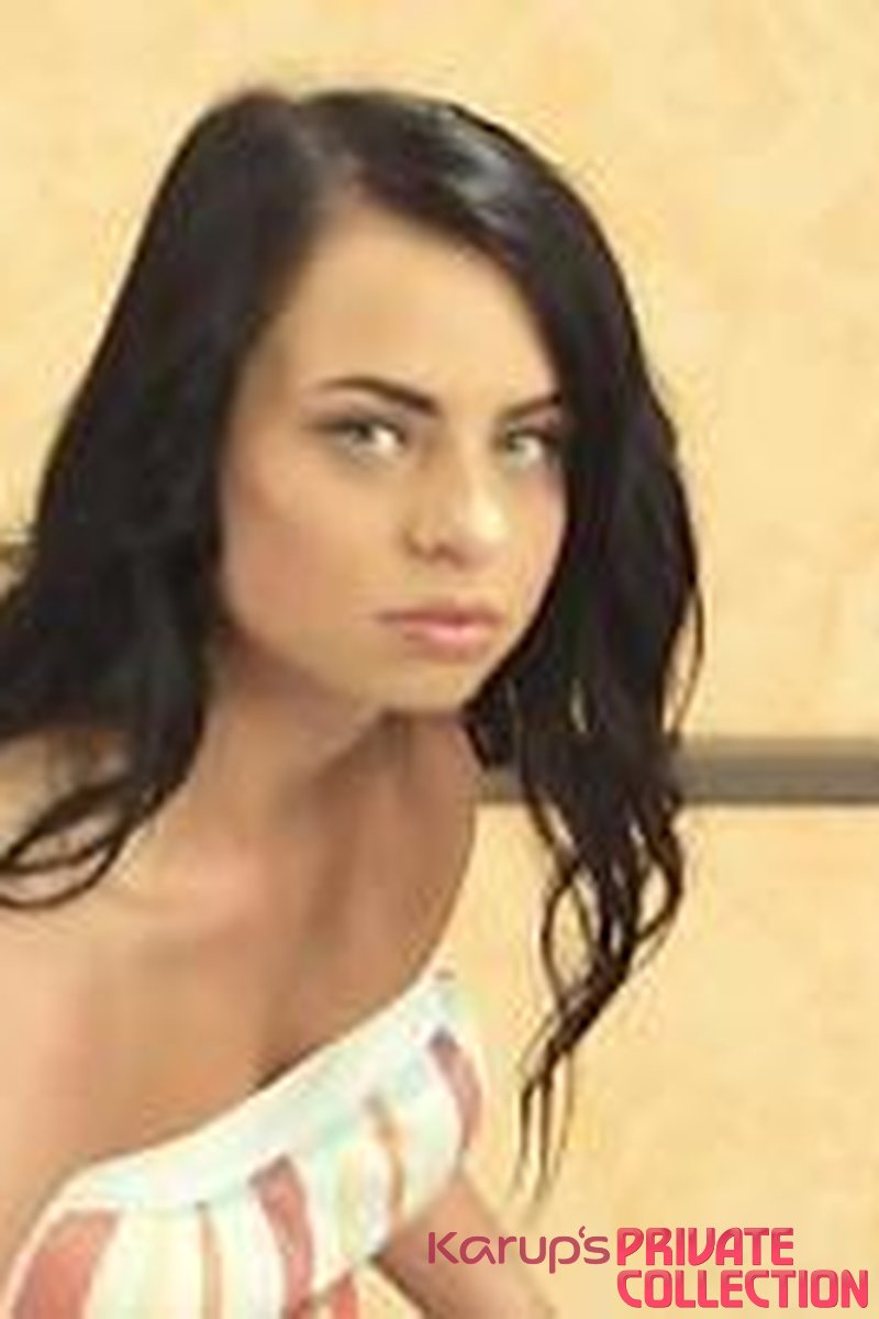 Ayla - Screenshot 1 of 4 - Ayla Parker