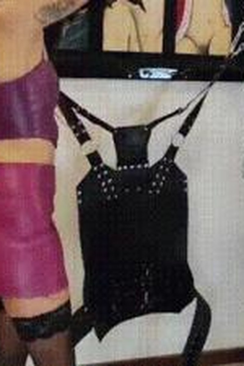 Trampling With Heels - Screenshot 1 of 4 - Domination