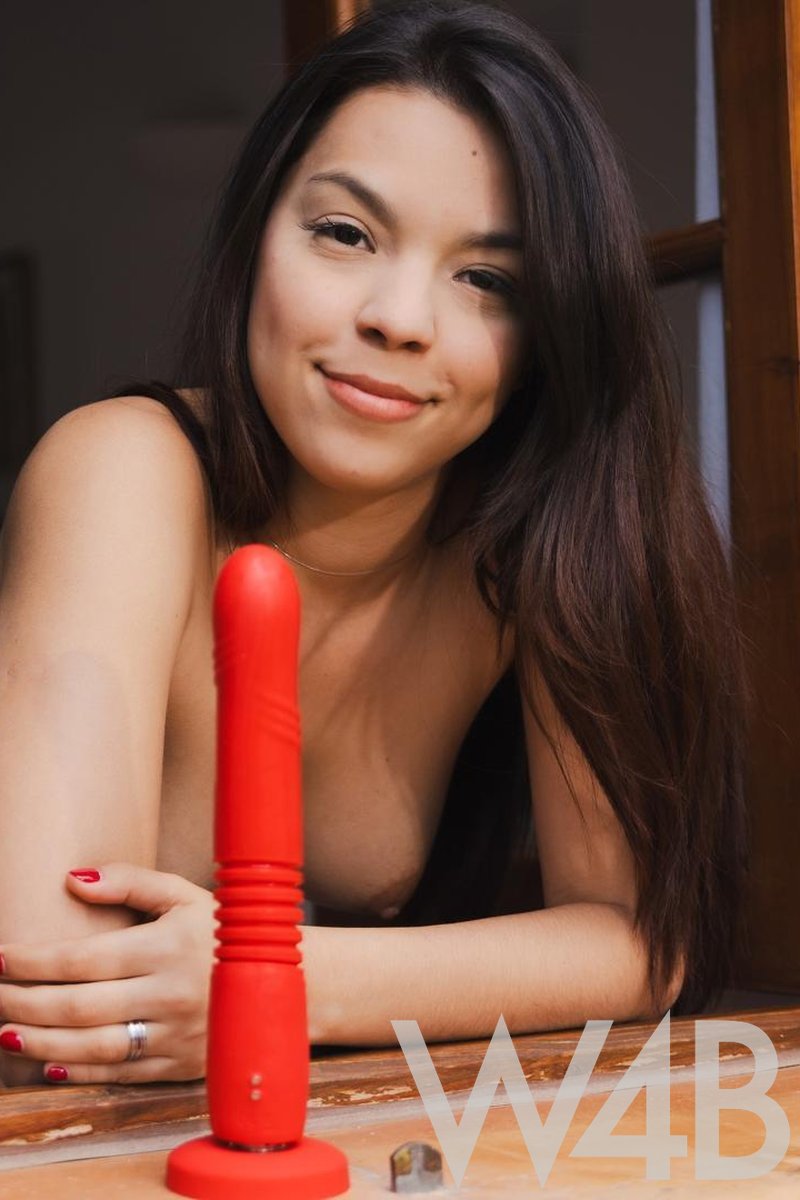 Special Dildo - Screenshot 1 of 4 - Latin Woman