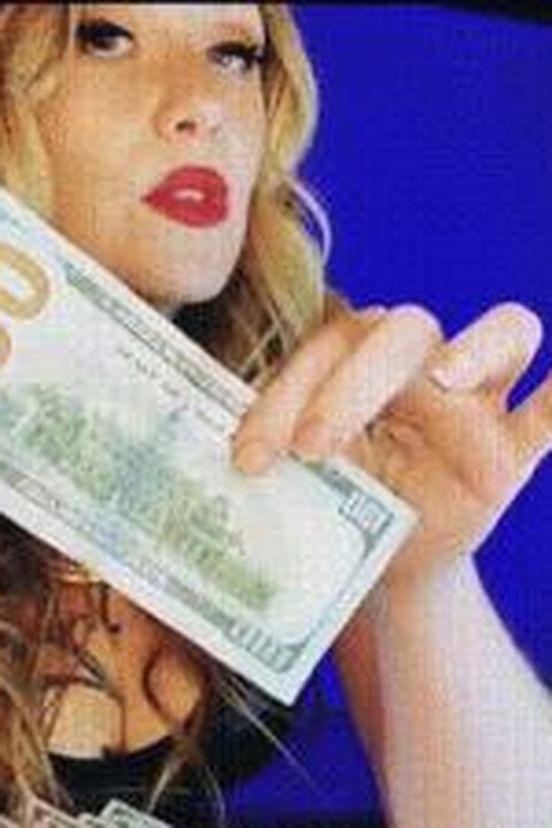 Earn It - Screenshot 1 of 4 - Blonde Hair (Female)
