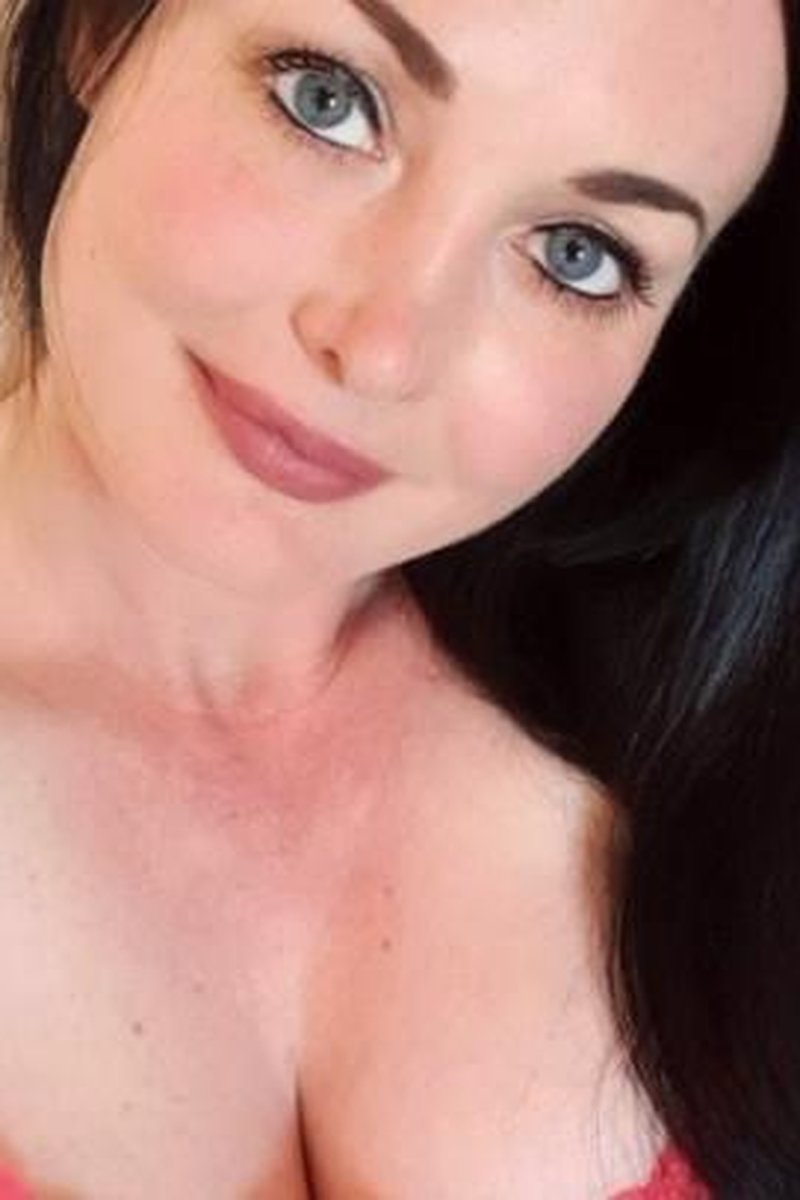 Cell Phone Video 1 - Screenshot 1 of 4 - Big Tits