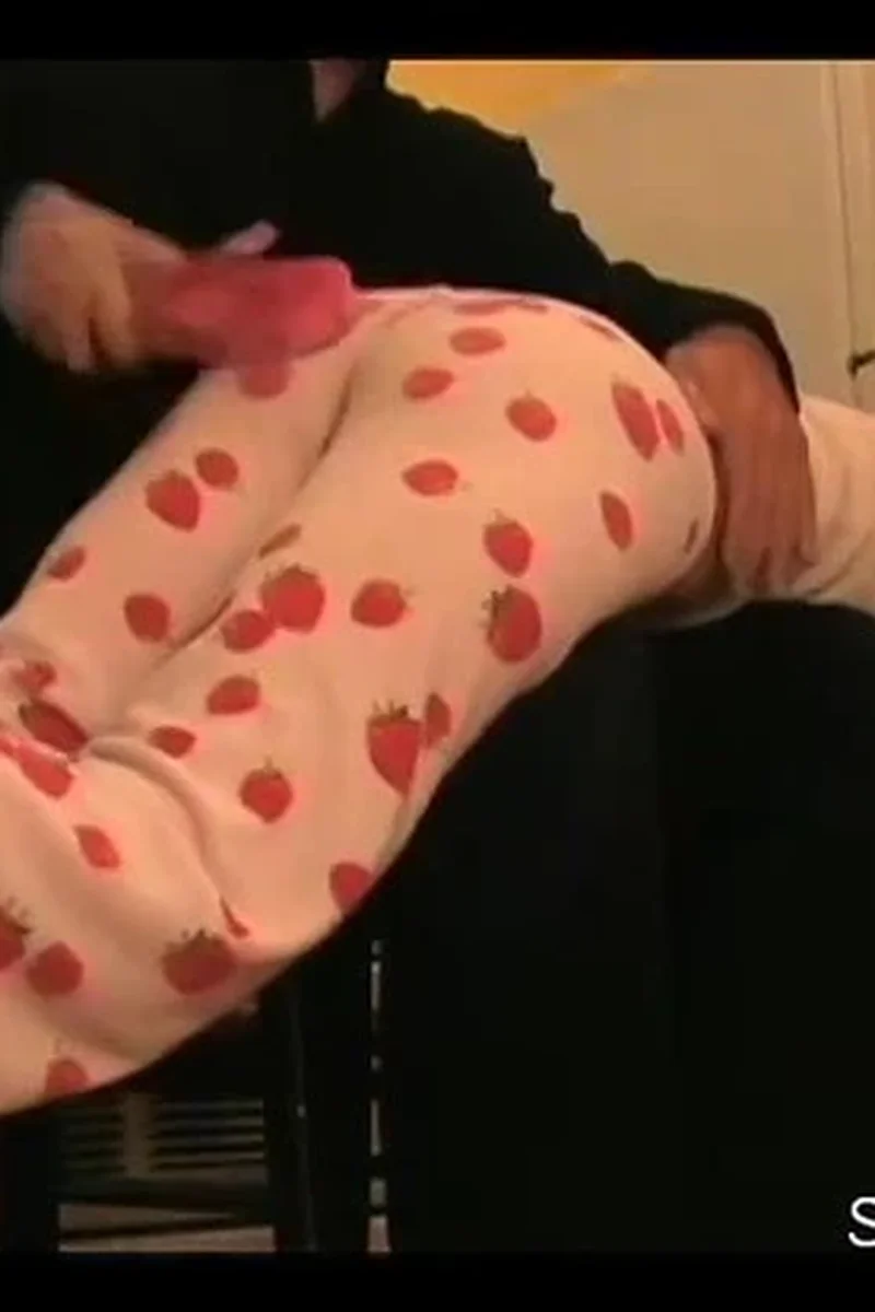 Tequila Spanking - Screenshot 1 of 4 - Amber Dawn