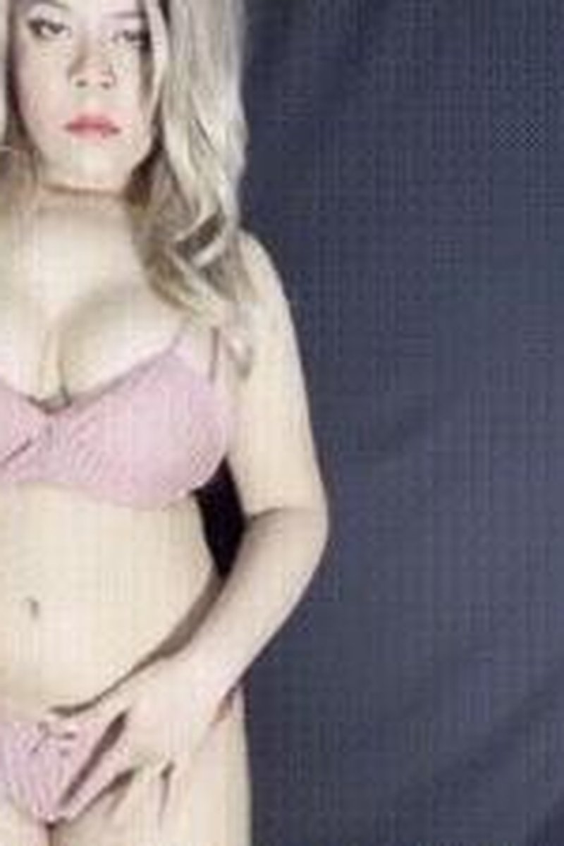 Worthless Loser Slave For Life - Screenshot 1 of 4 - Captive