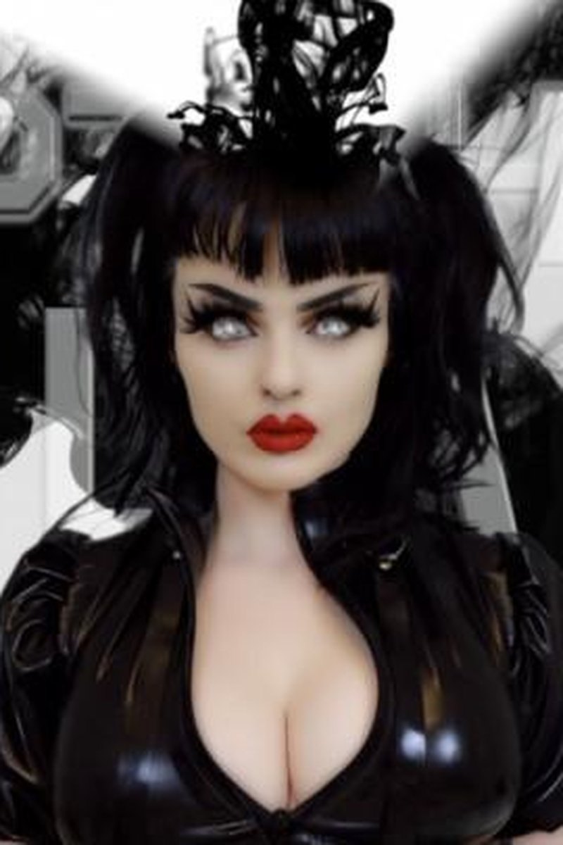 Empty Head Inhale - Screenshot 1 of 4 - Femdom