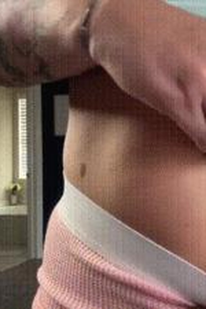 Giantess' Belly Button - Screenshot 1 of 4 - Belly Fetish