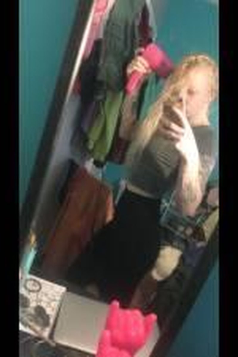 Pretty Face - Screenshot 1 of 4 - Behind The Scenes