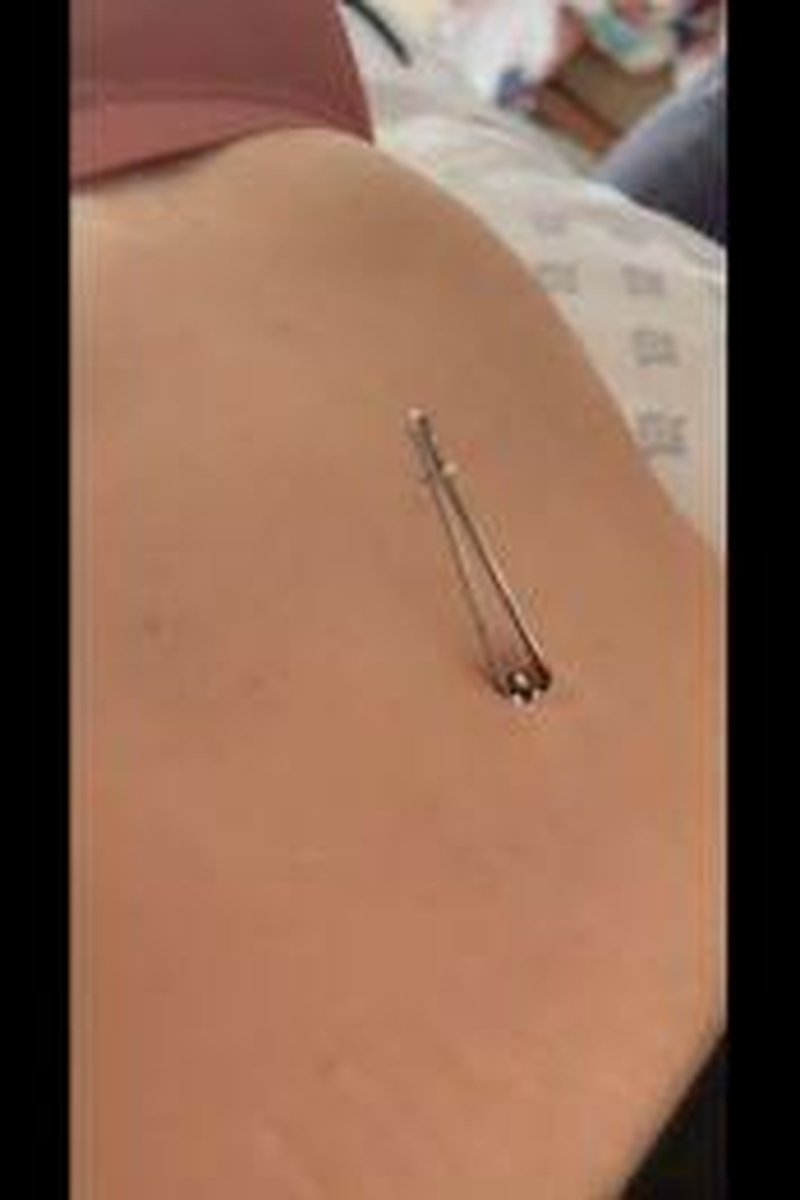 Bellybutton Stuffing - Screenshot 1 of 4 - Belly Fetish